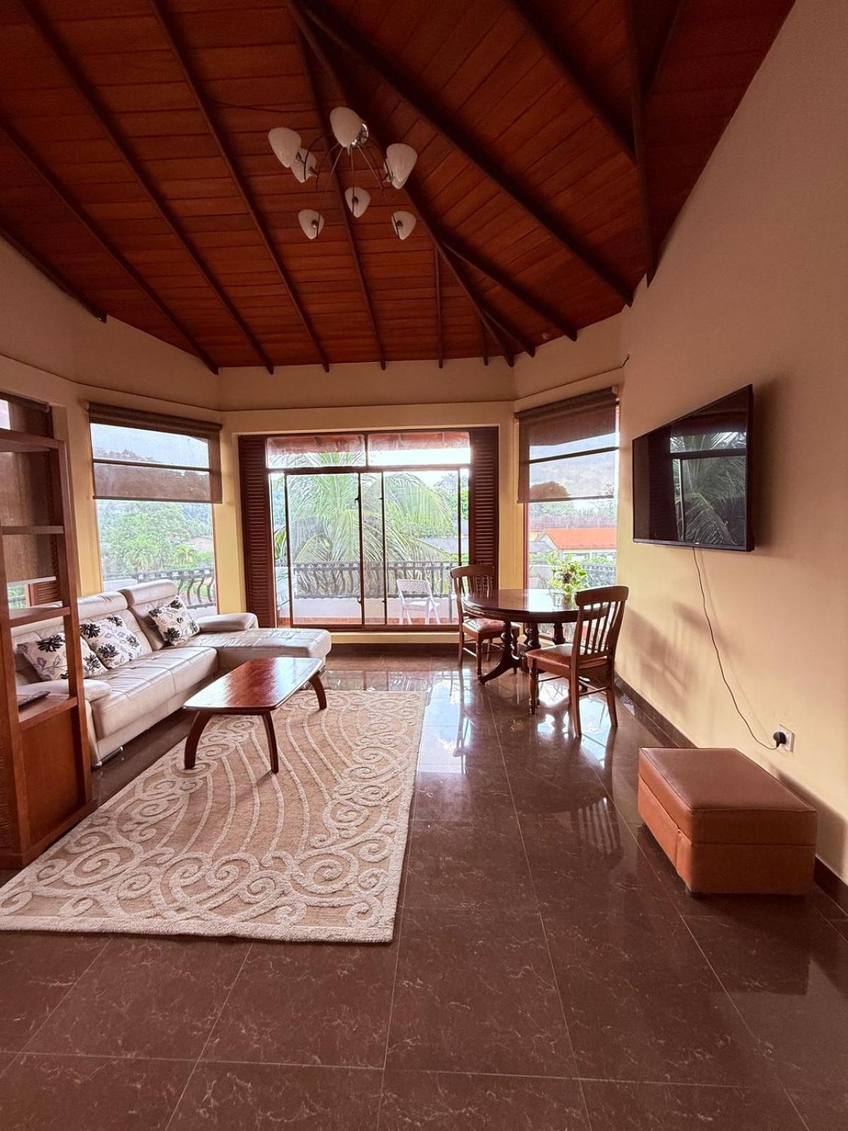 Resident View Homestay Kandy Esterno foto