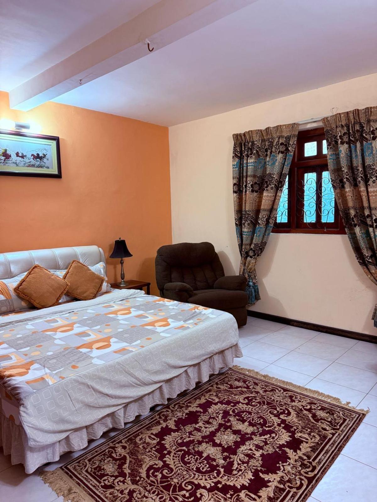 Resident View Homestay Kandy Esterno foto