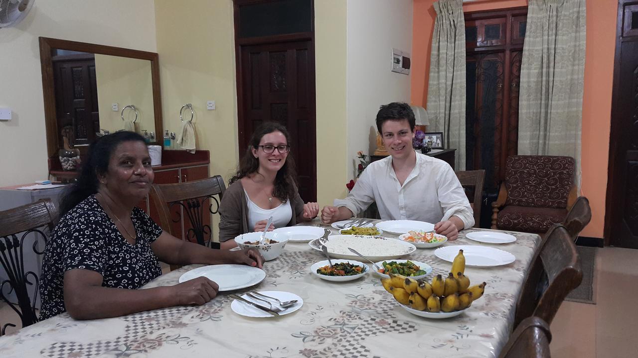 Resident View Homestay Kandy Esterno foto