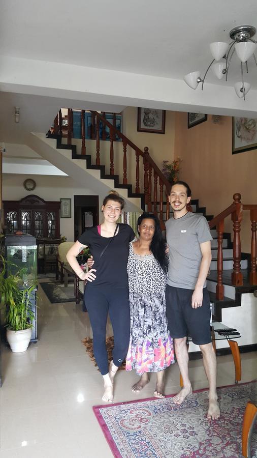 Resident View Homestay Kandy Esterno foto